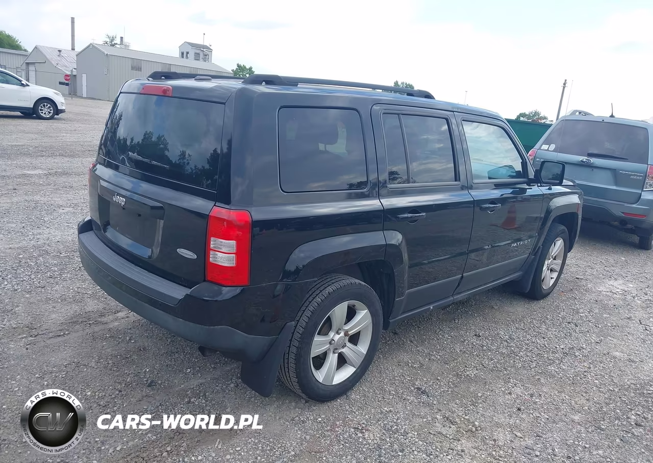 2014 Jeep Patriot Latitude VIN:1C4NJPFB3ED586777 - 4