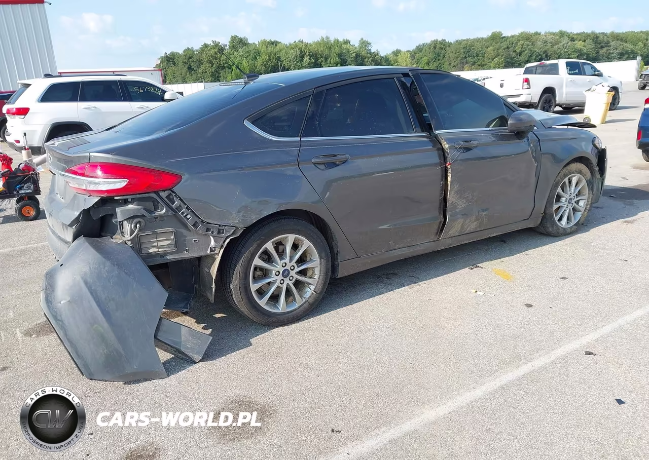 2017 Ford Fusion Se VIN:3FA6P0H78HR321728 - 4