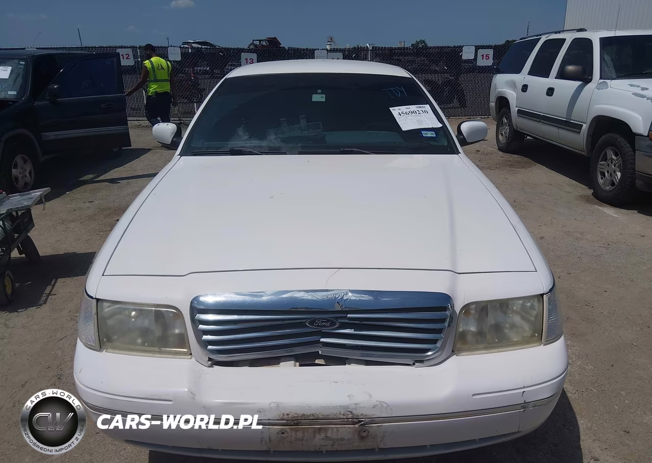 1998 Ford Crown Victoria VIN:2FAFP73WXWX190873 - 12