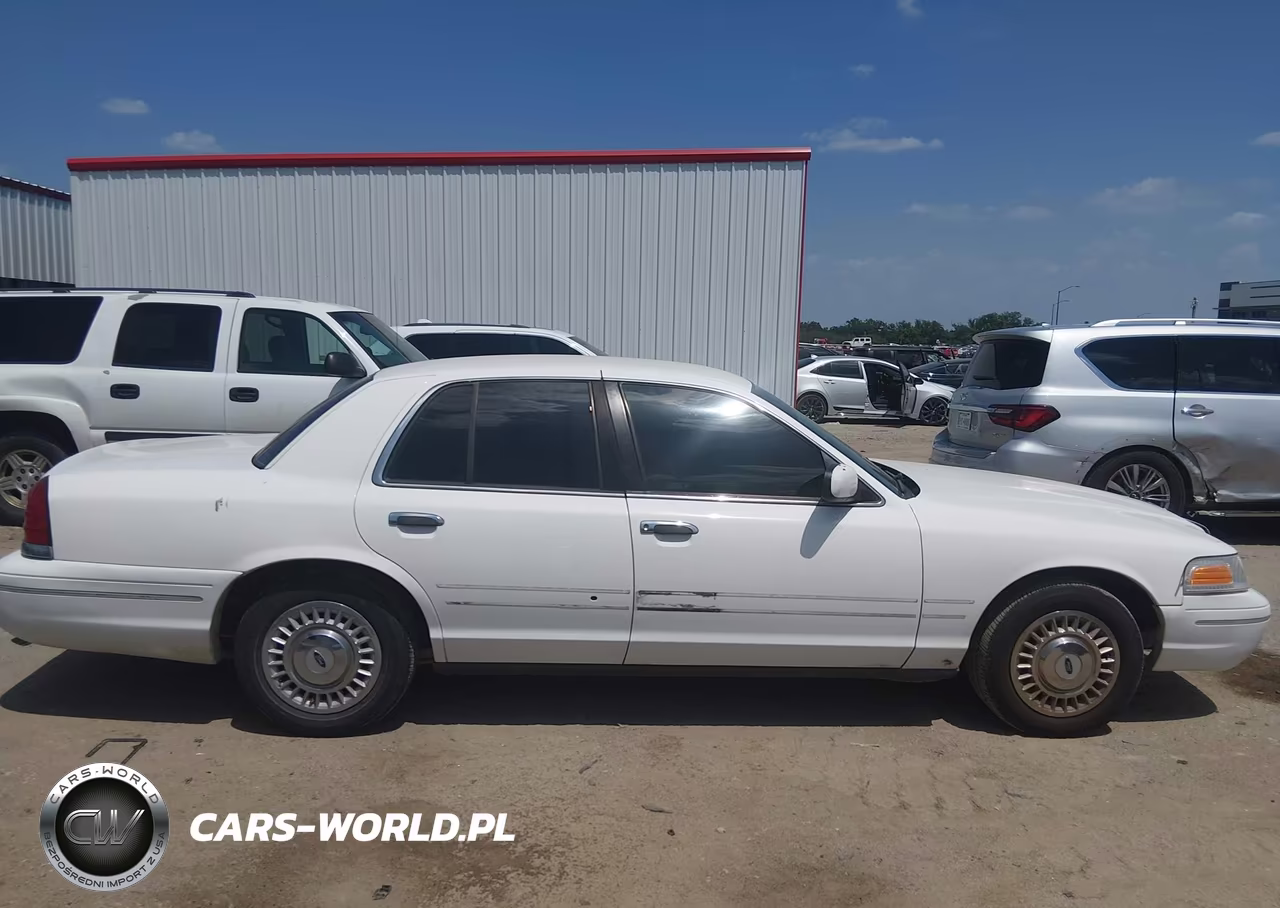 1998 Ford Crown Victoria VIN:2FAFP73WXWX190873 - 13