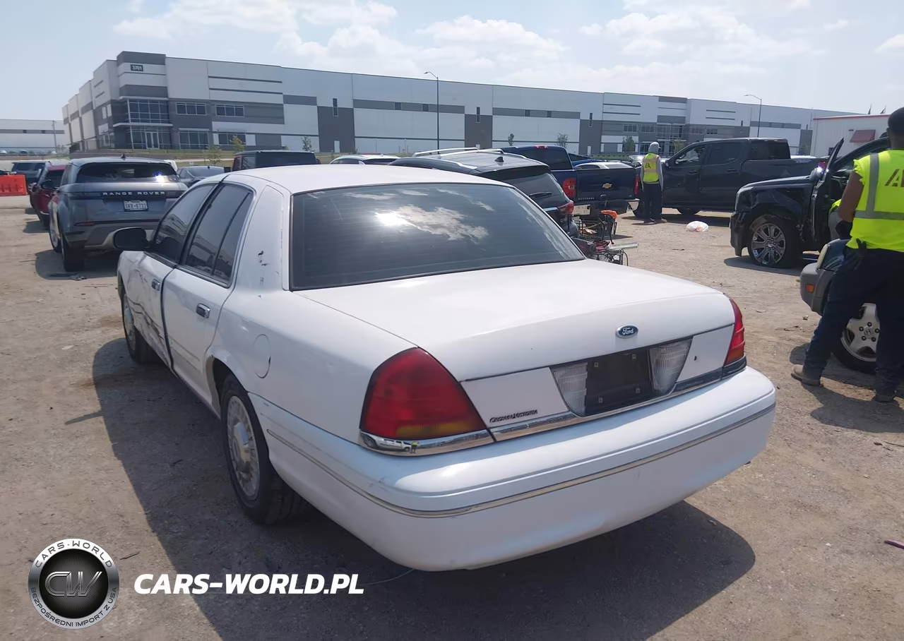 1998 Ford Crown Victoria VIN:2FAFP73WXWX190873 - 3