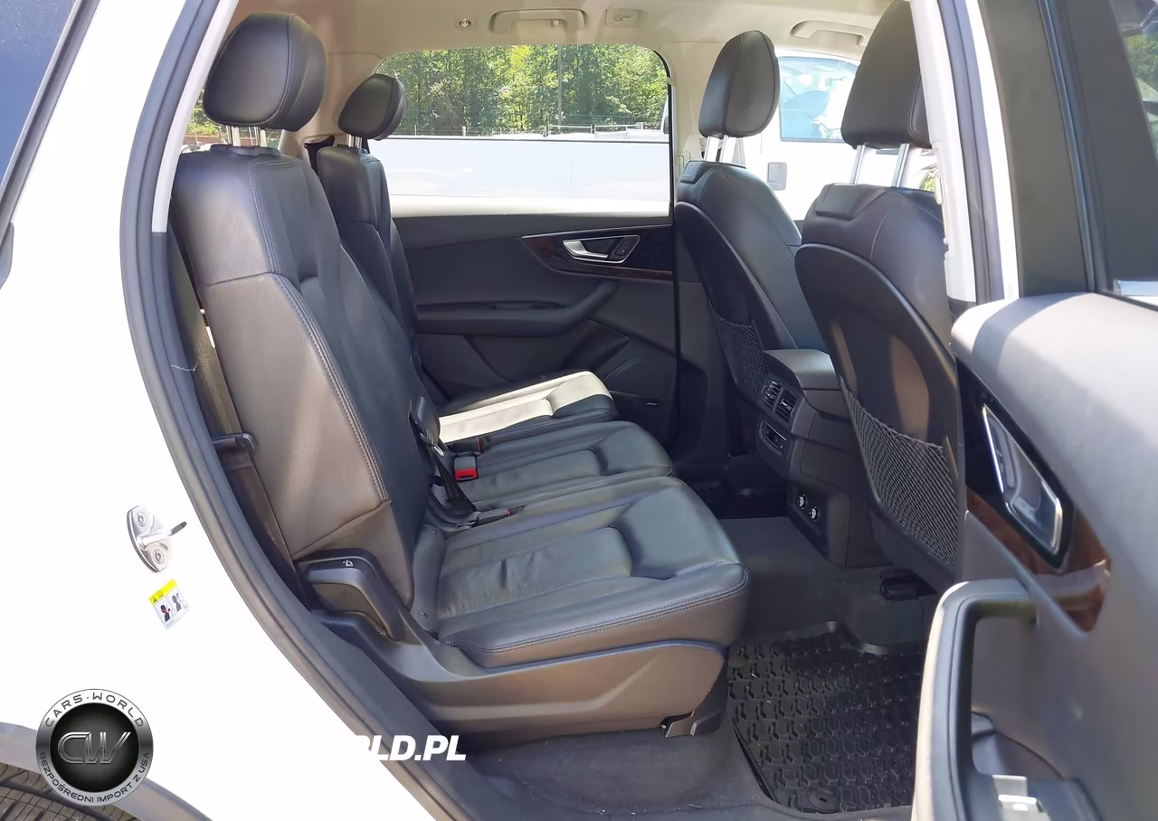 2018 Audi Q7 3.0T Premium VIN:WA1LAAF71JD047756 - 8