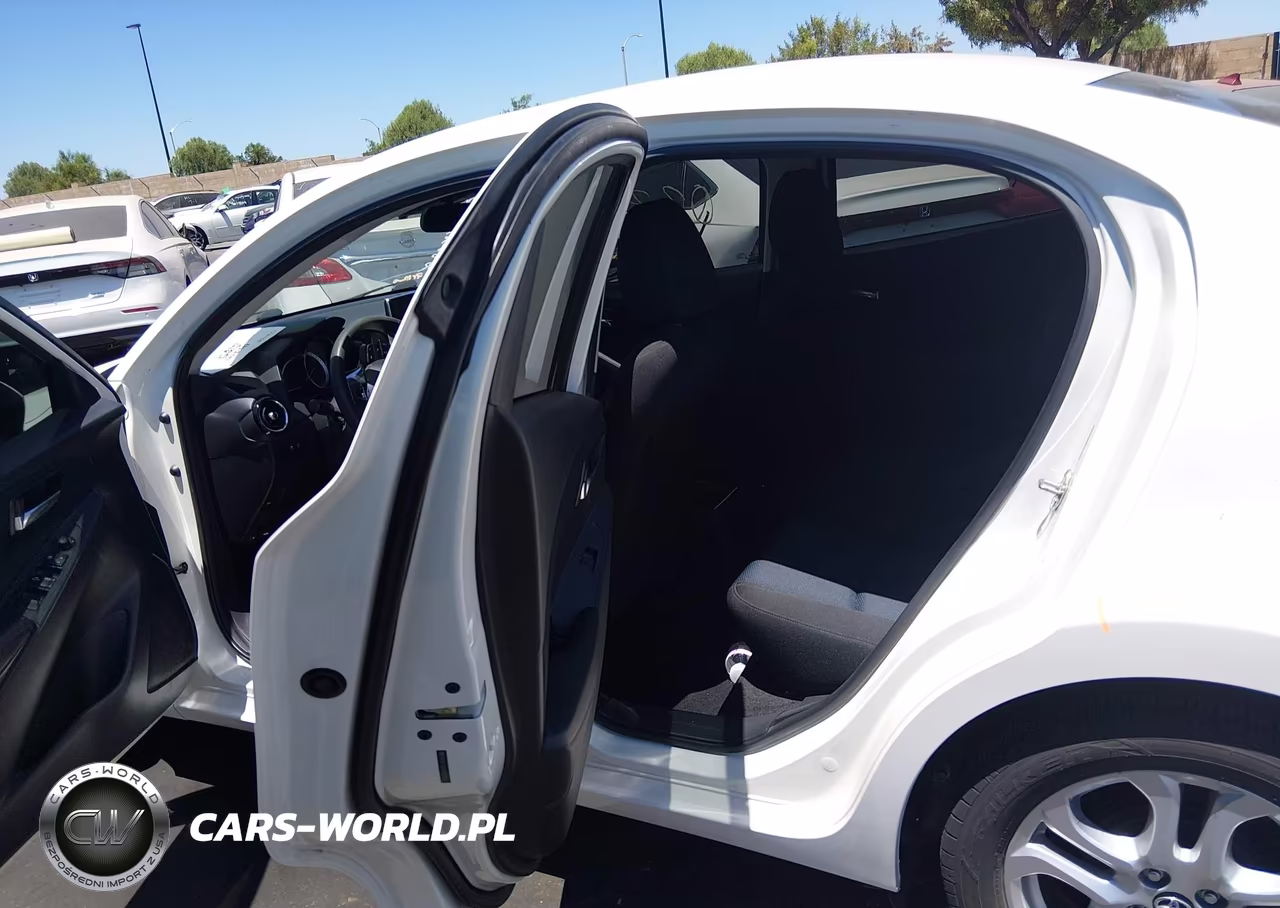 2017 Toyota Yaris Ia VIN:3MYDLBYV6HY161122 - 8