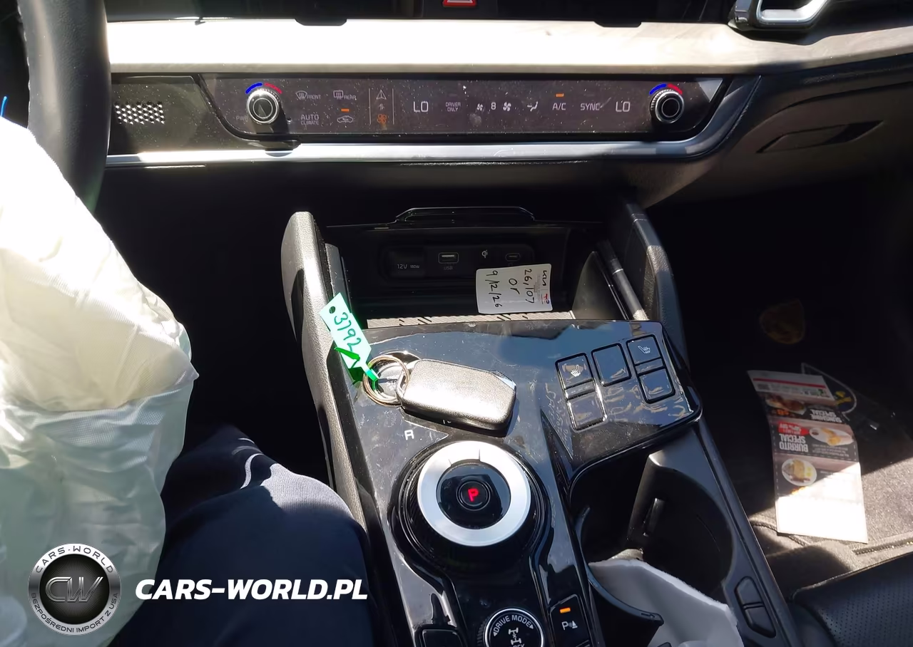2024 Kia Sportage Plug-In Hybrid X-Line VIN:KNDPYDDH1R7163792 - 11
