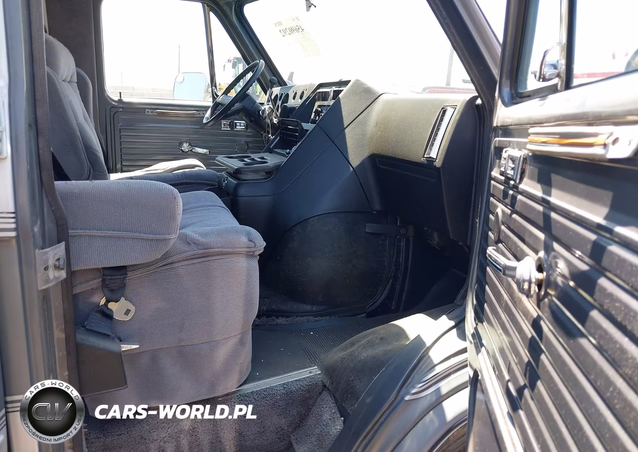 1988 Chevrolet G20 VIN:1GBEG25H9J7116063 - 5