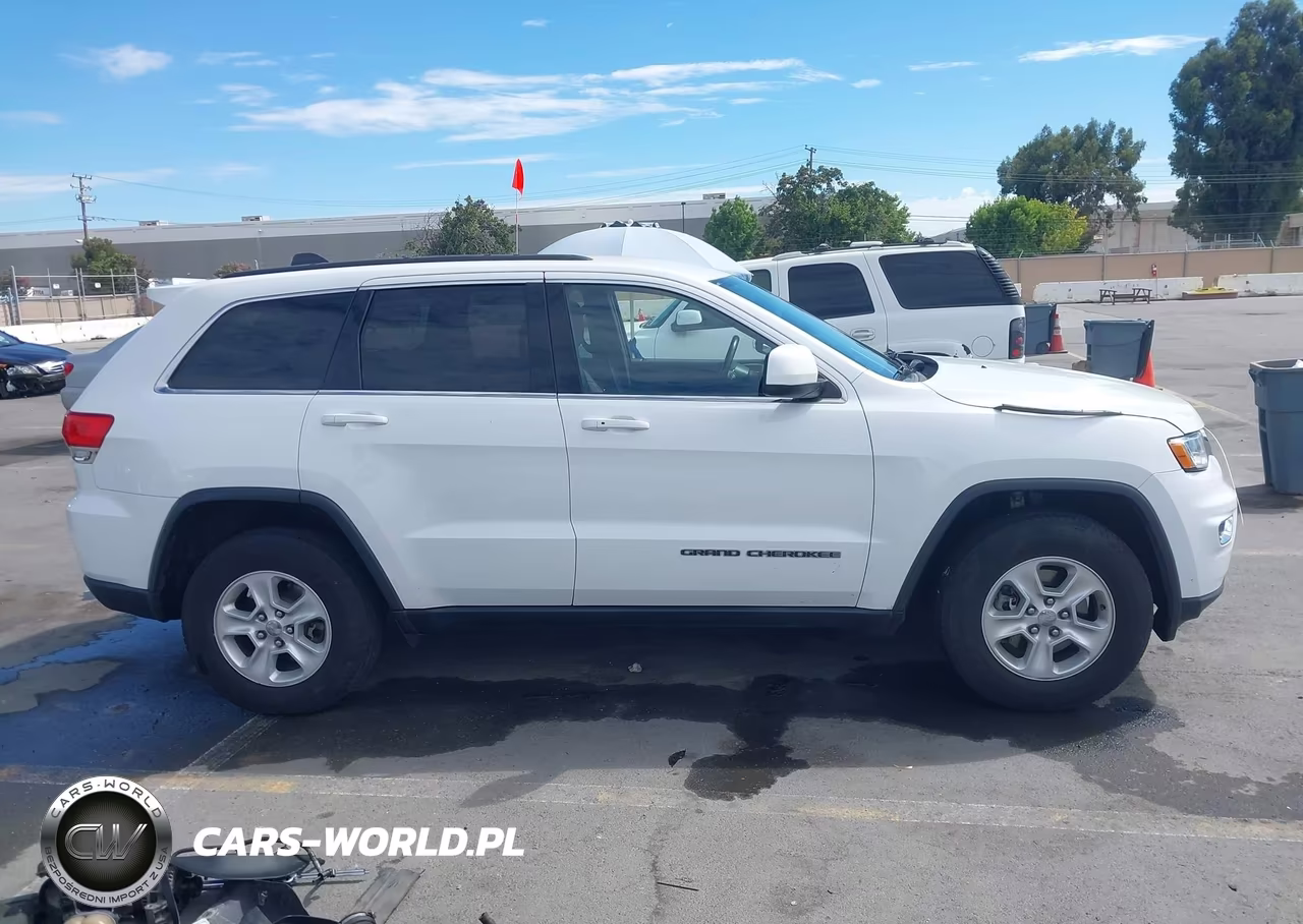2017 Jeep Grand Cherokee Laredo VIN:1C4RJFAG8HC622360 - 14