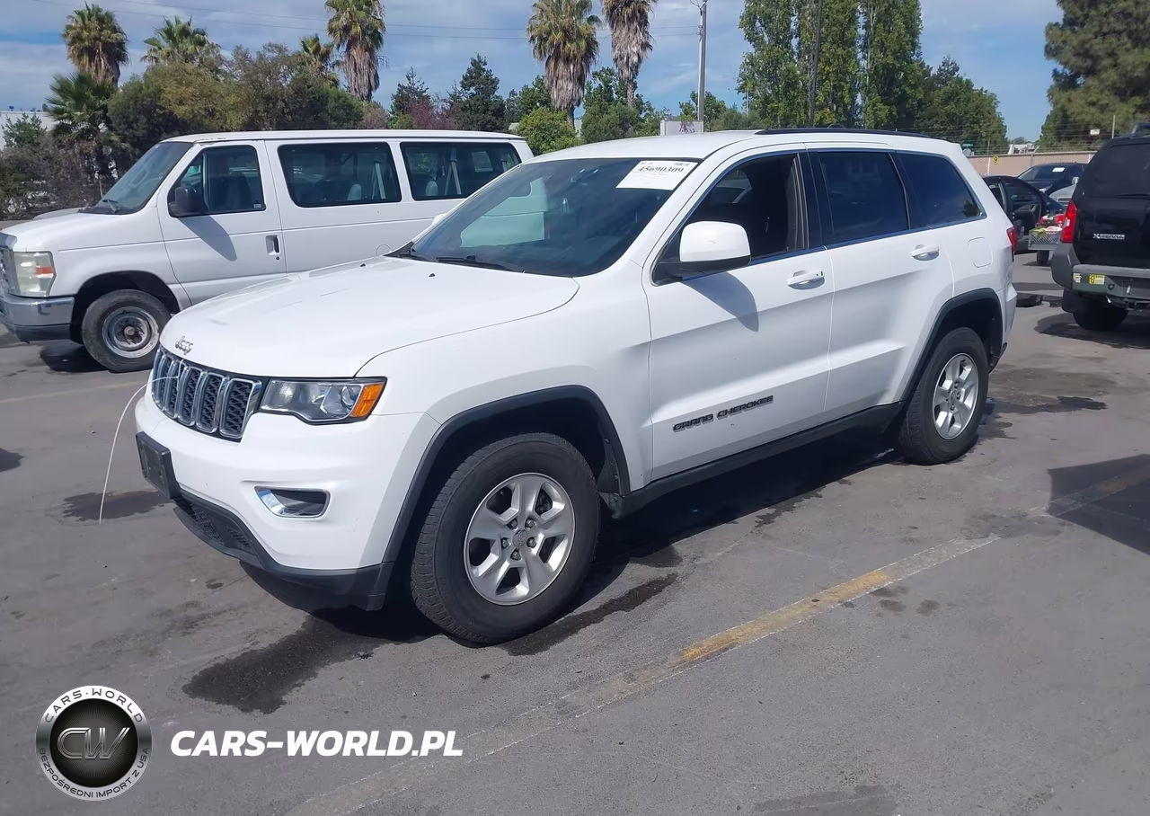 2017 Jeep Grand Cherokee Laredo VIN:1C4RJFAG8HC622360 - 2
