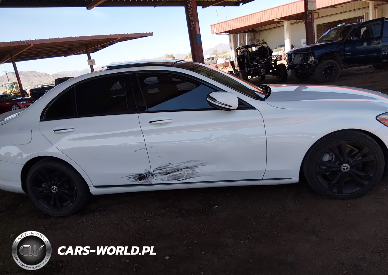 2017 Mercedes-Benz C 300 VIN:55SWF4JB3HU211608 - 13