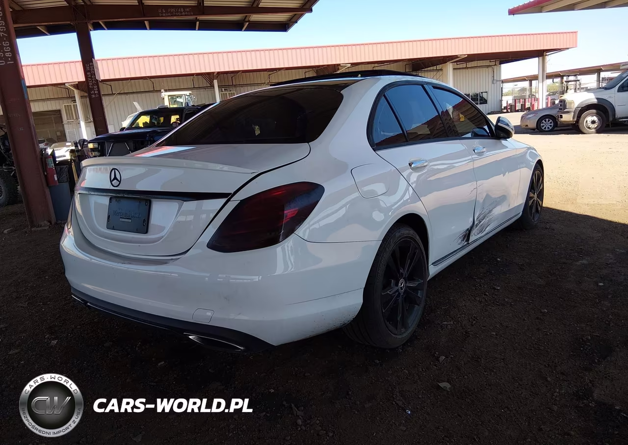 2017 Mercedes-Benz C 300 VIN:55SWF4JB3HU211608 - 4