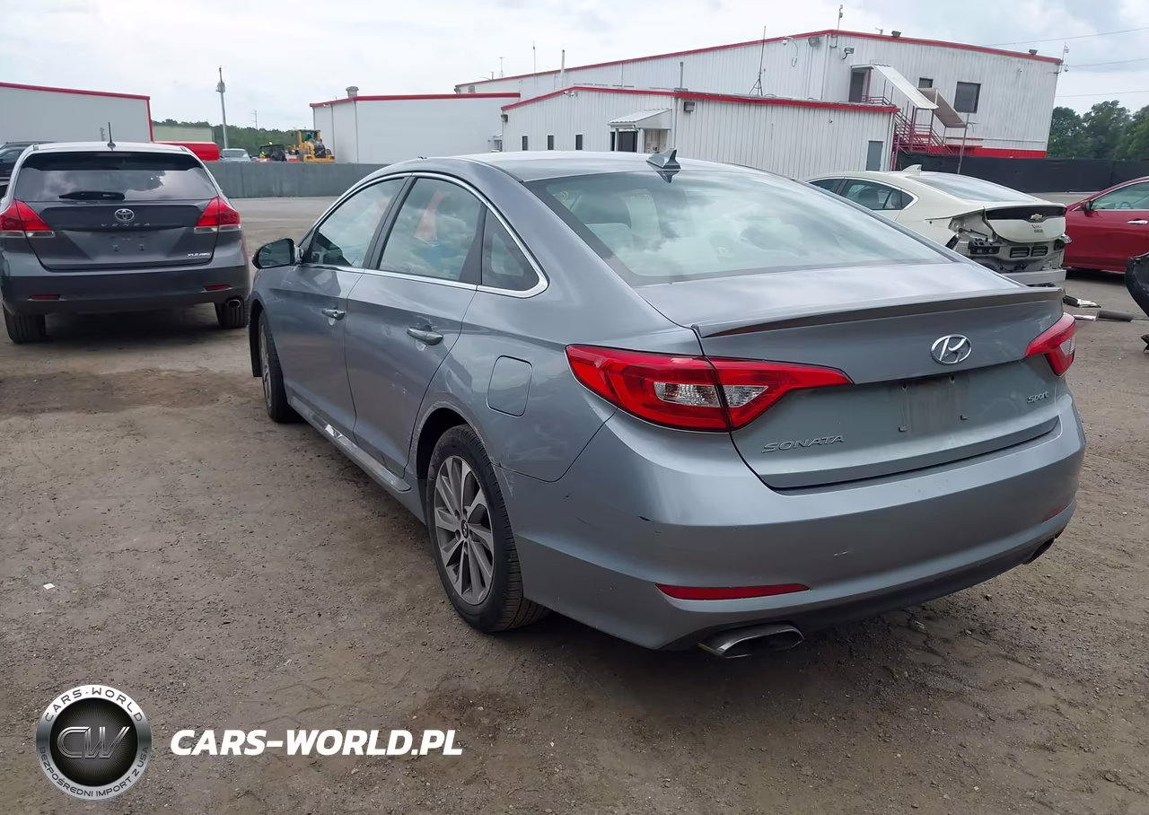 2015 Hyundai Sonata Sport VIN:5NPE34AF6FH027819 - 3