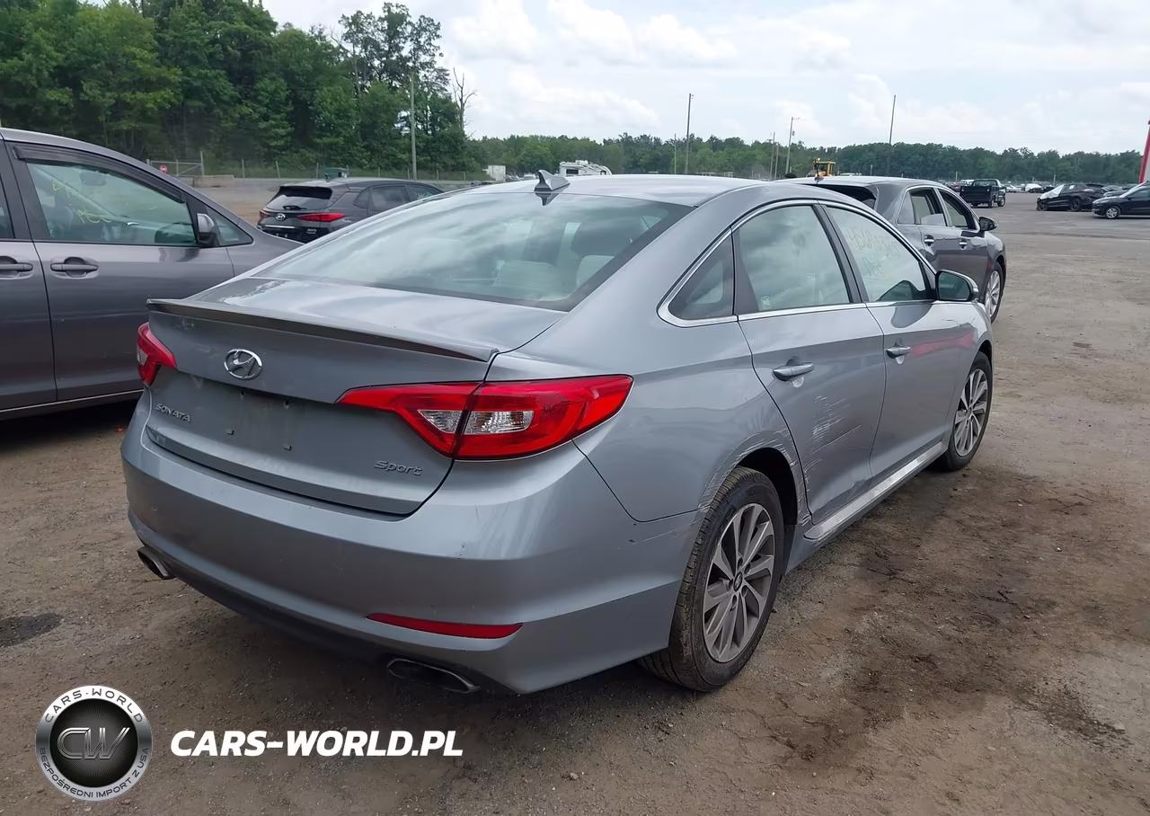 2015 Hyundai Sonata Sport VIN:5NPE34AF6FH027819 - 4