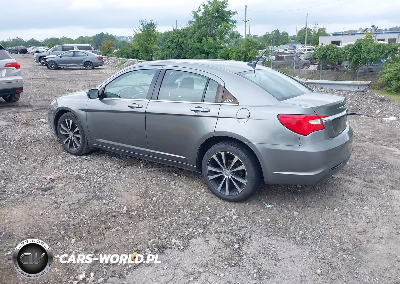 2013 Chrysler 200 Touring VIN:1C3CCBBB1DN676680 - 3