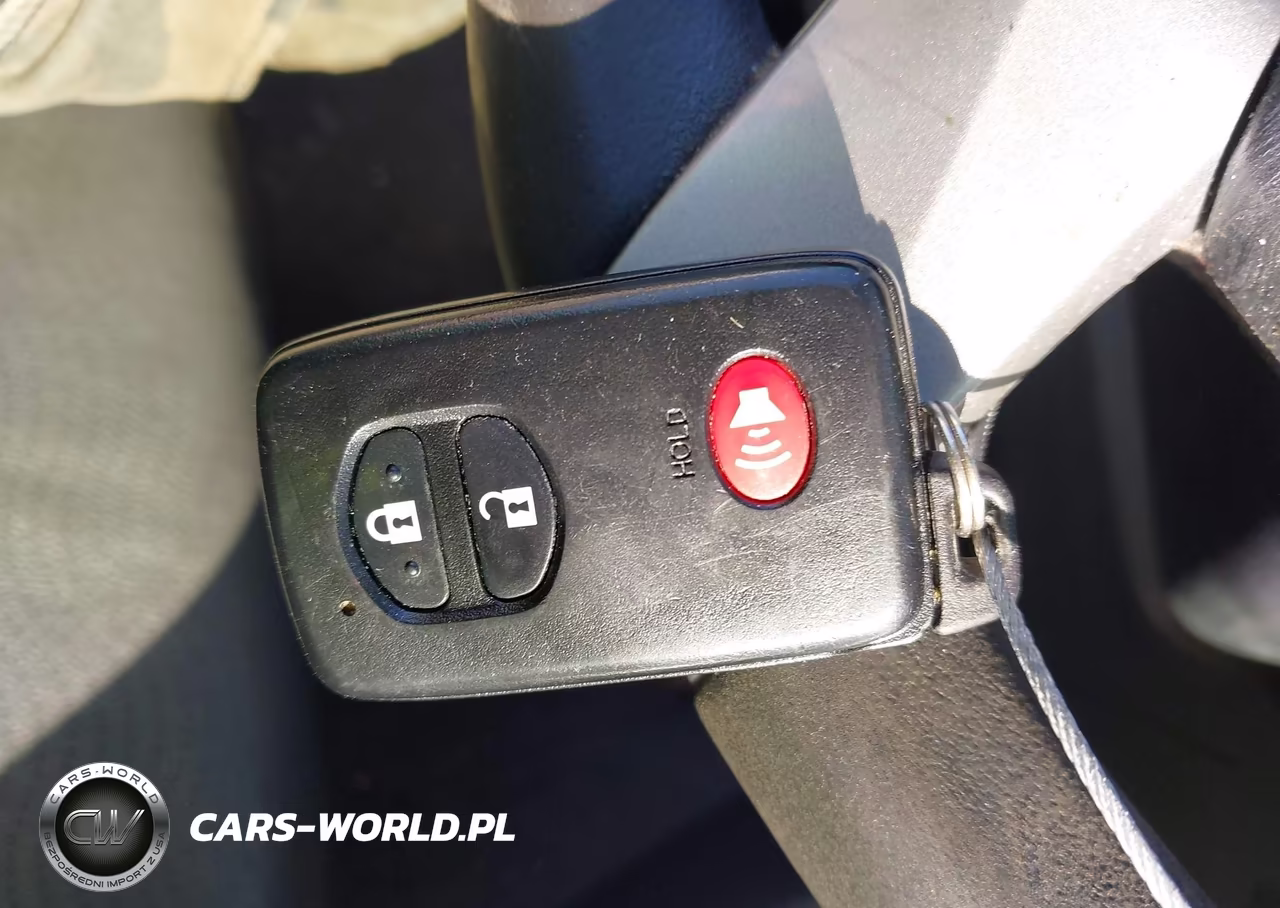 2011 Toyota Prius Three VIN:JTDKN3DU7B5366679 - 11