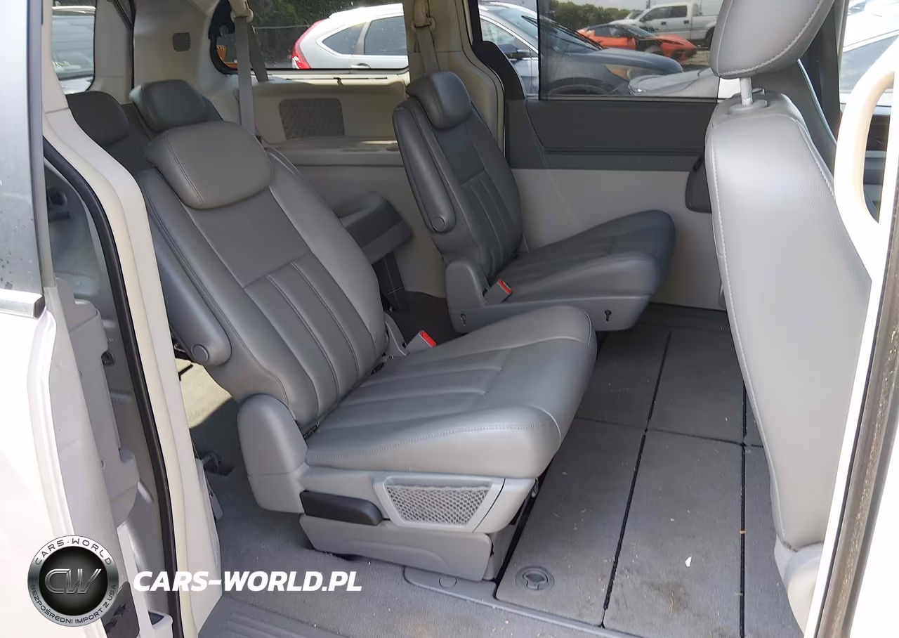 2010 Chrysler Town & Country Touring VIN:2A4RR5D14AR177293 - 8