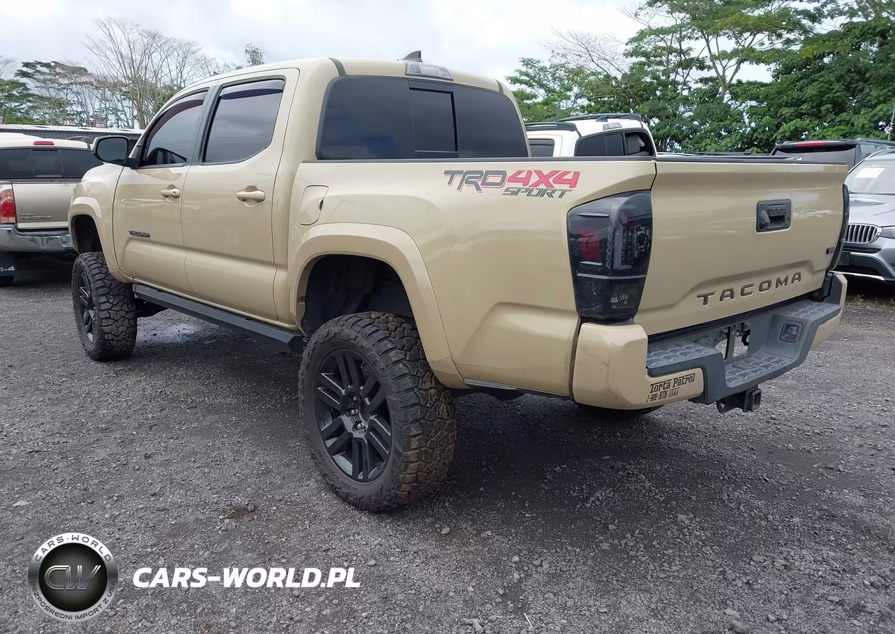2017 Toyota Tacoma Trd Sport VIN:5TFCZ5AN1HX110147 - 3