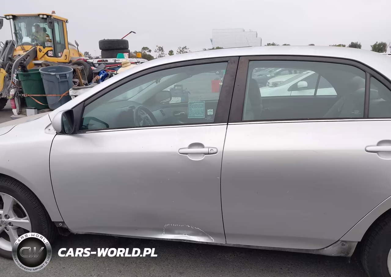 2013 Toyota Corolla Le VIN:5YFBU4EE8DP202928 - 14