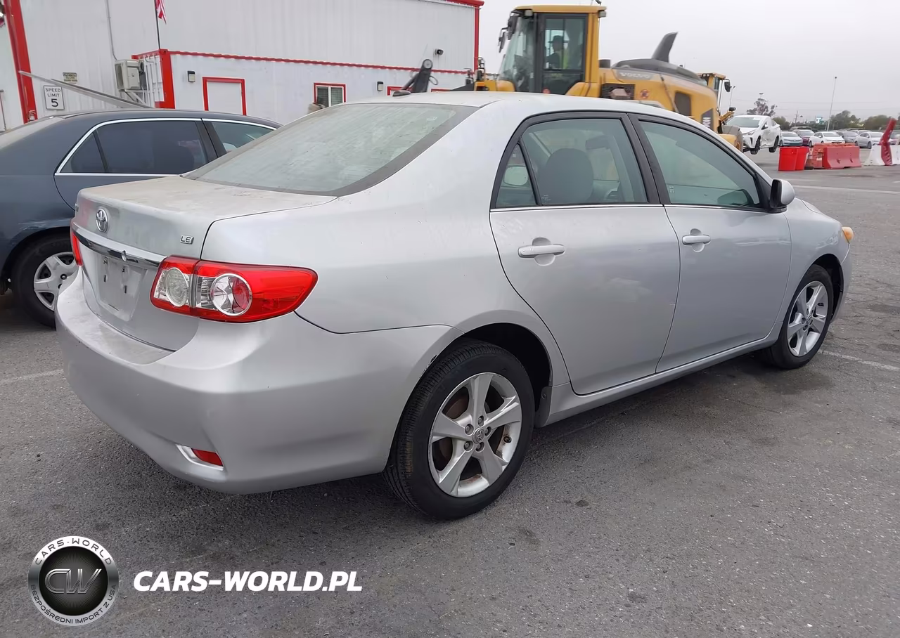 2013 Toyota Corolla Le VIN:5YFBU4EE8DP202928 - 4