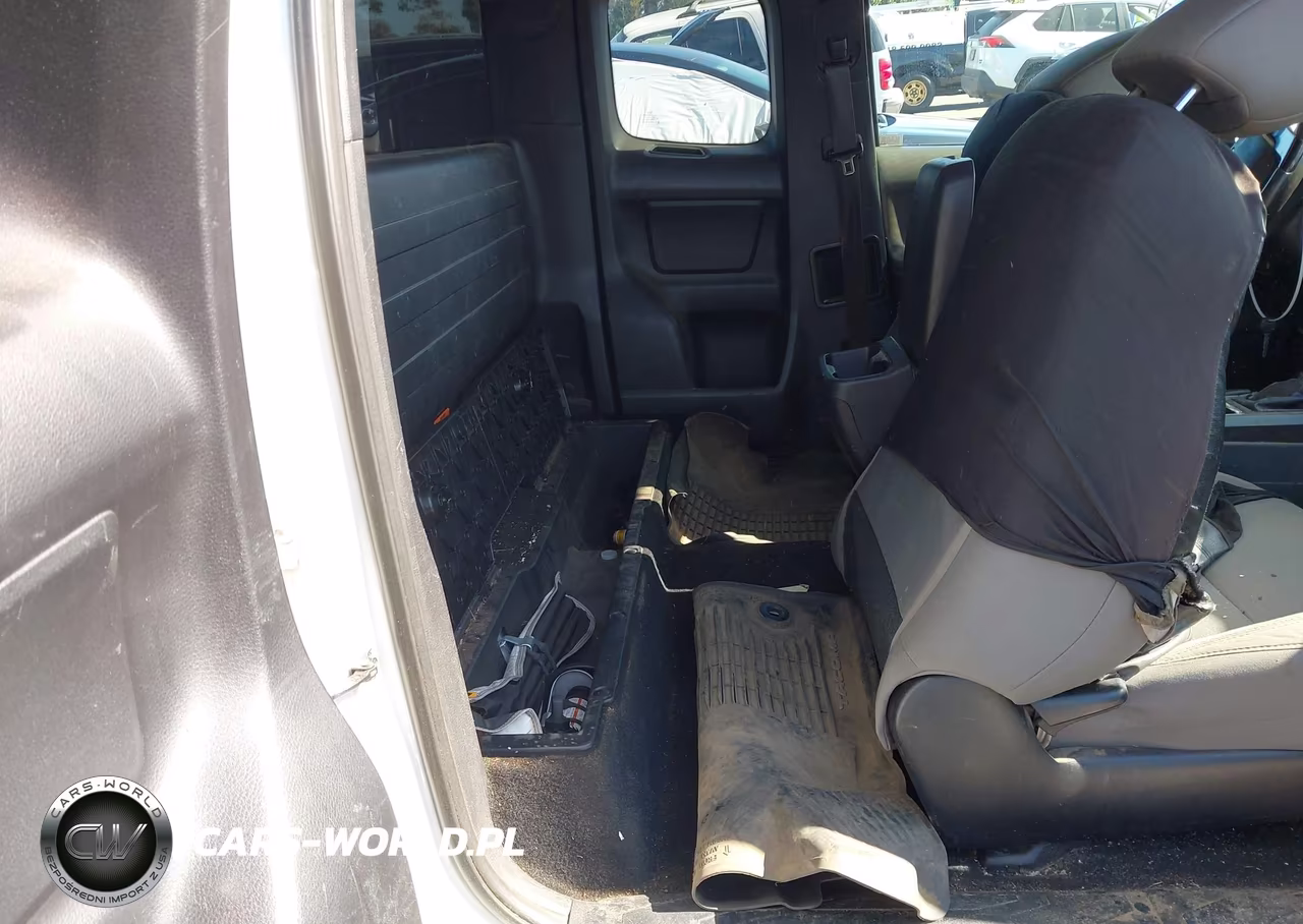 2017 Toyota Tacoma Sr VIN:5TFRX5GN0HX085071 - 8