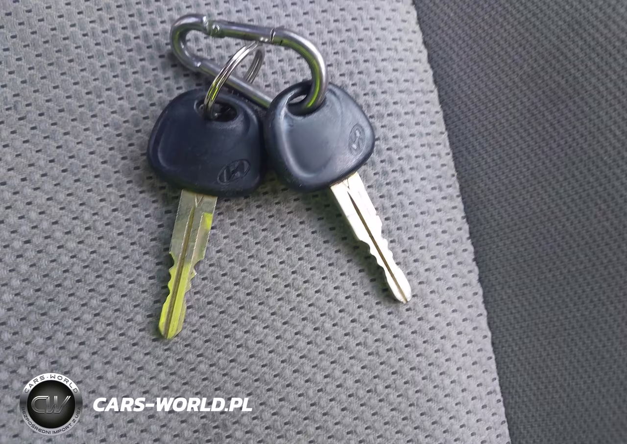 2008 Hyundai Accent Gls VIN:KMHCN46C28U175440 - 11