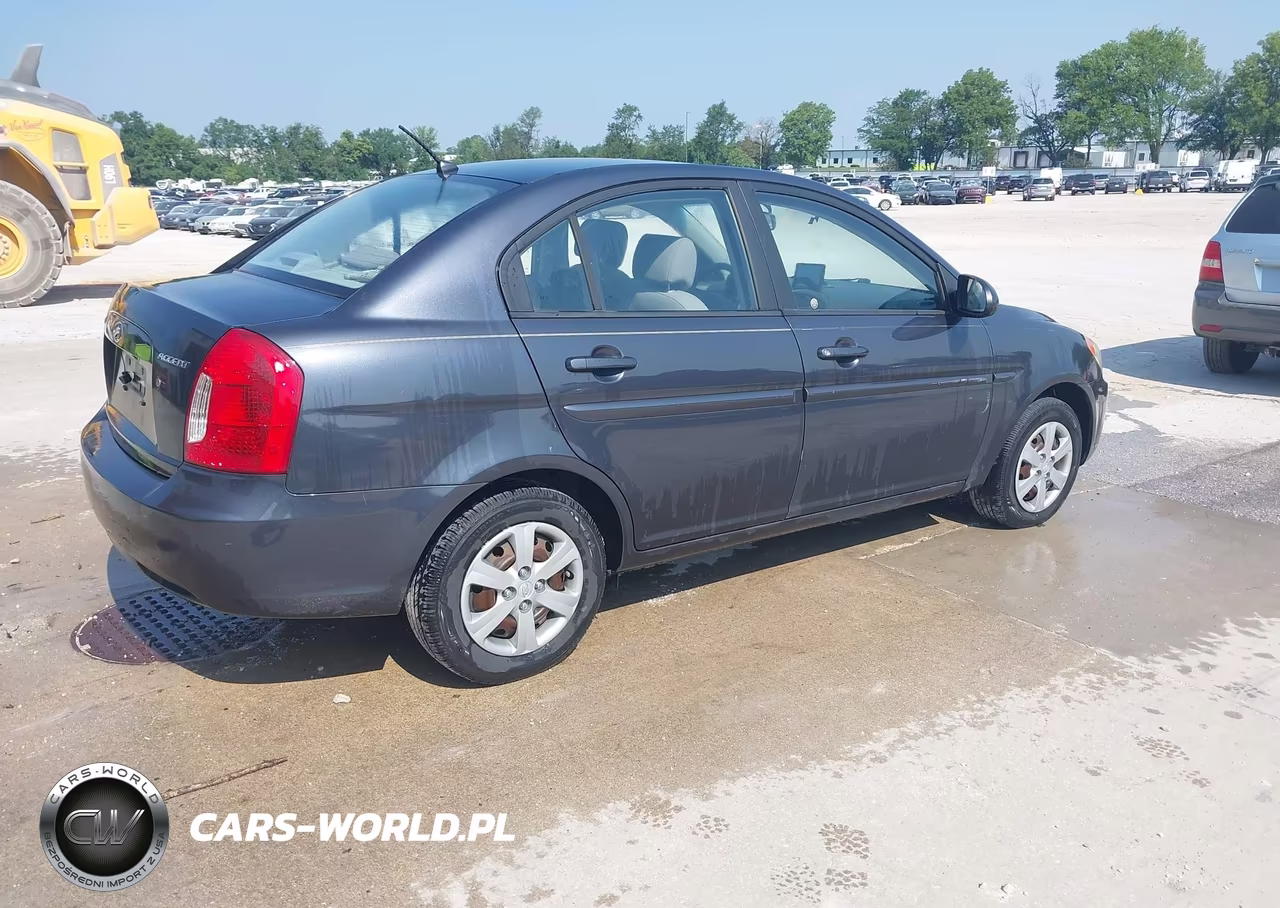 2008 Hyundai Accent Gls VIN:KMHCN46C28U175440 - 4