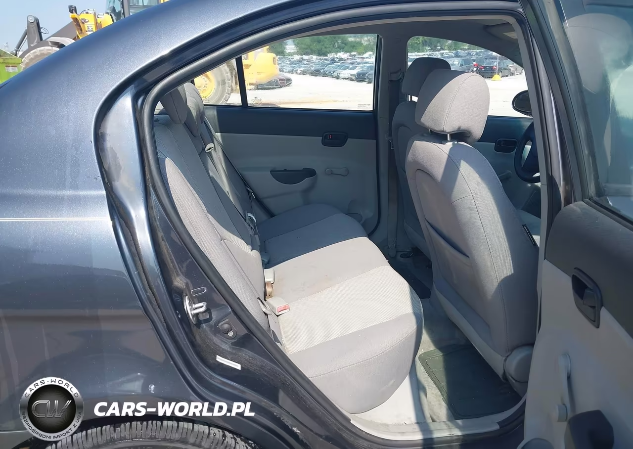 2008 Hyundai Accent Gls VIN:KMHCN46C28U175440 - 8