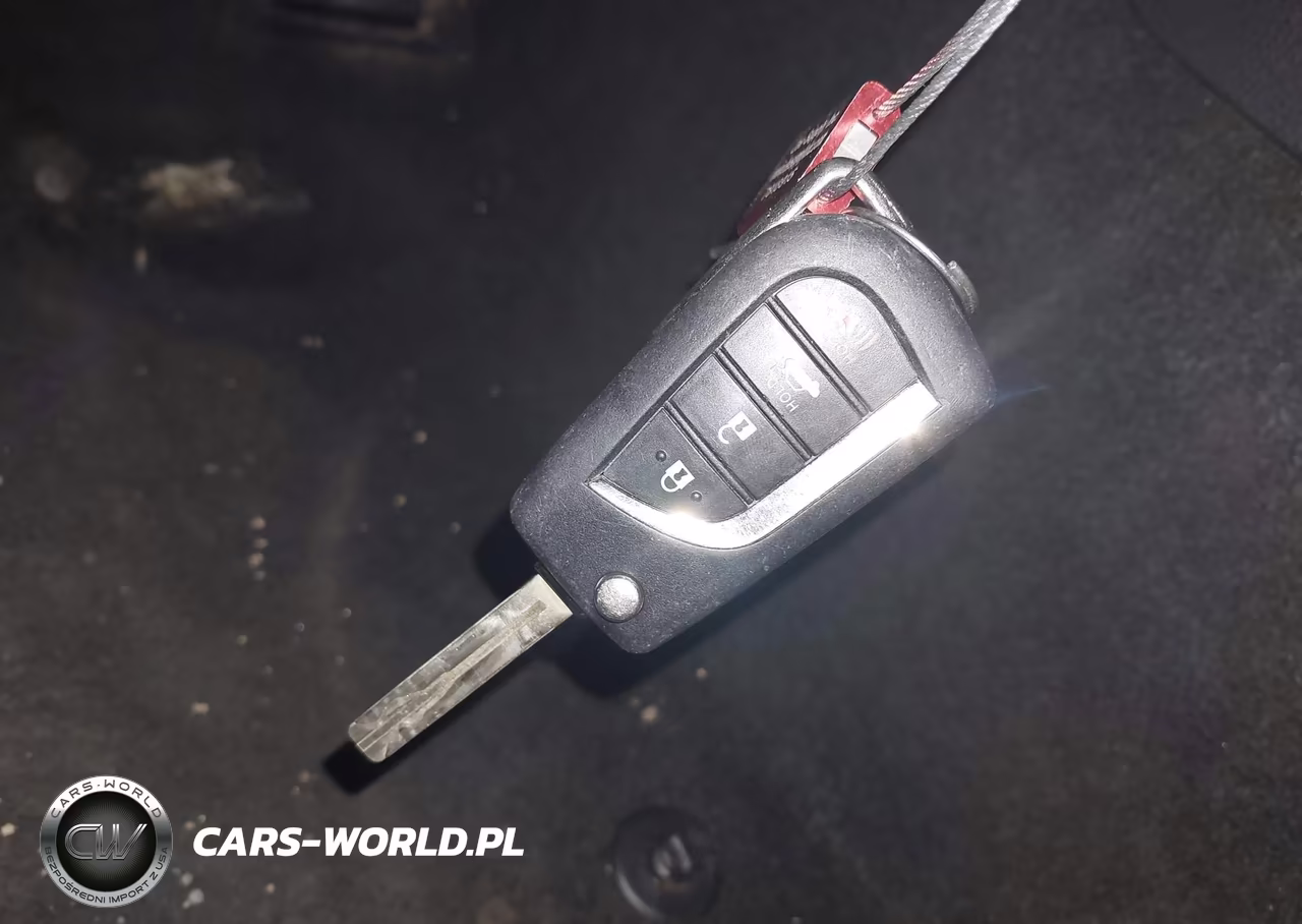 2021 Toyota Camry Le VIN:4T1C11AKXMU590329 - 11