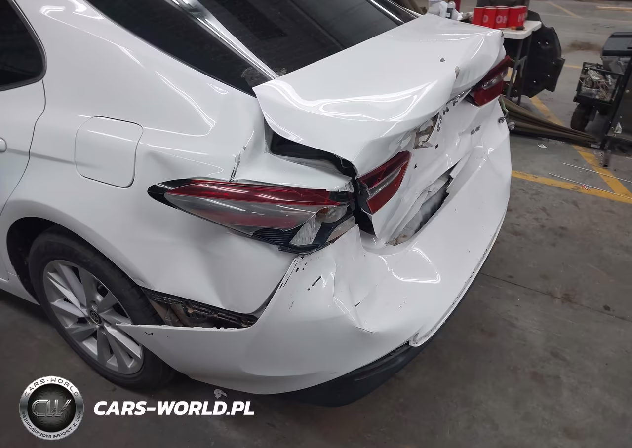 2021 Toyota Camry Le VIN:4T1C11AKXMU590329 - 6