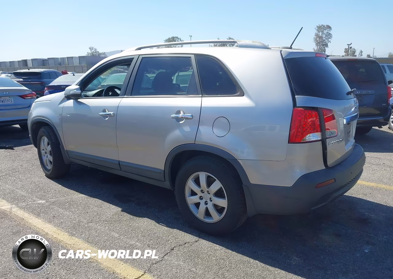 2013 Kia Sorento Lx VIN:5XYKT4A6XDG424439 - 3