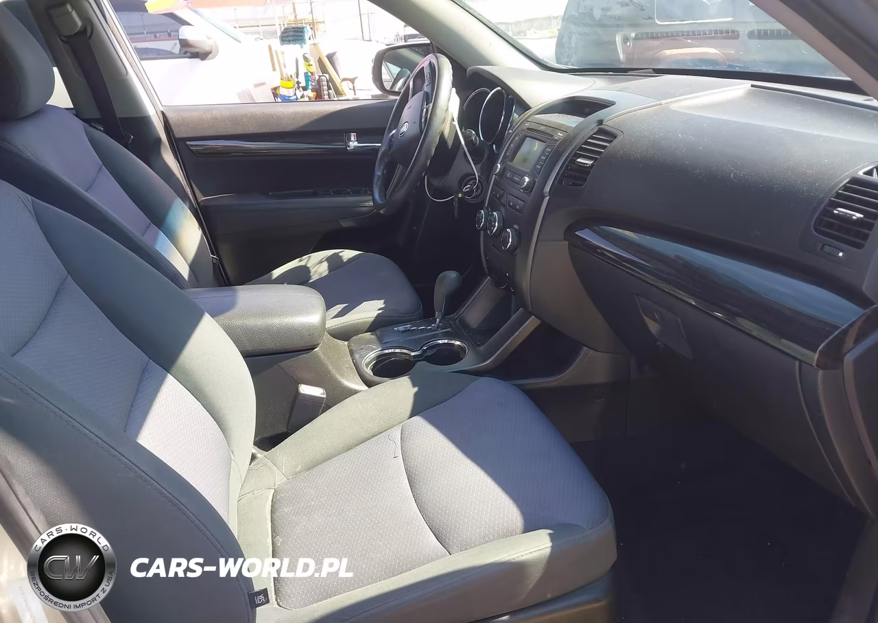 2013 Kia Sorento Lx VIN:5XYKT4A6XDG424439 - 5