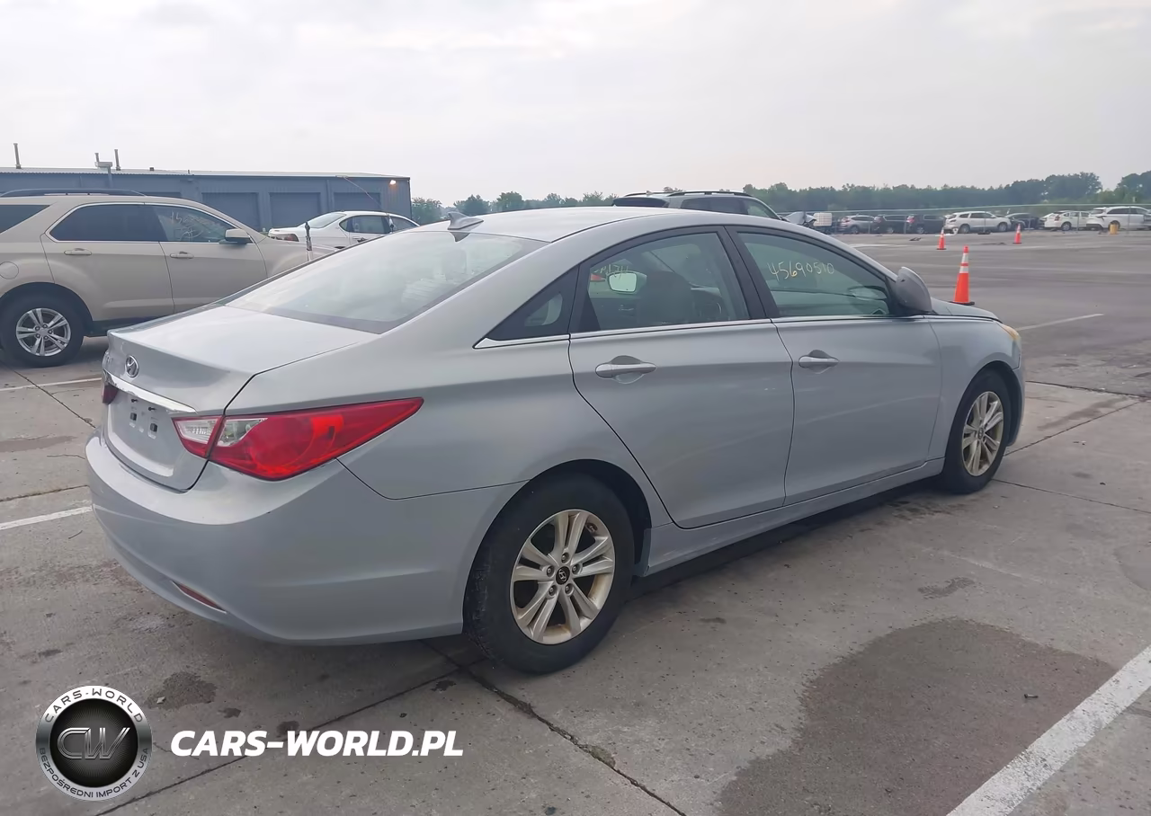2013 Hyundai Sonata Gls VIN:5NPEB4AC7DH758779 - 4