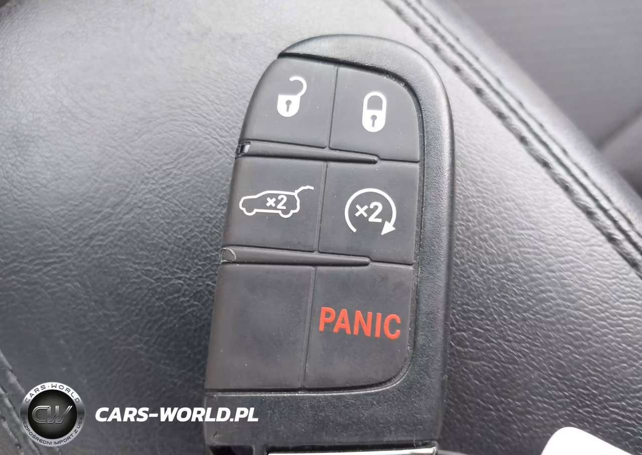 2025 Jeep Compass Latitude 4X4 VIN:3C4NJDBNXST618080 - 11