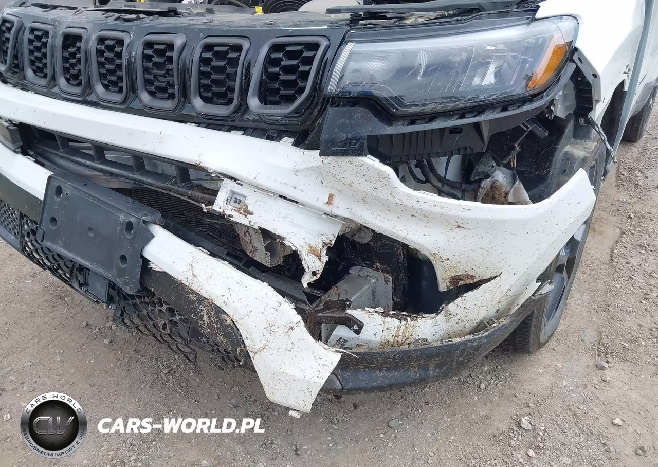 2025 Jeep Compass Latitude 4X4 VIN:3C4NJDBNXST618080 - 6