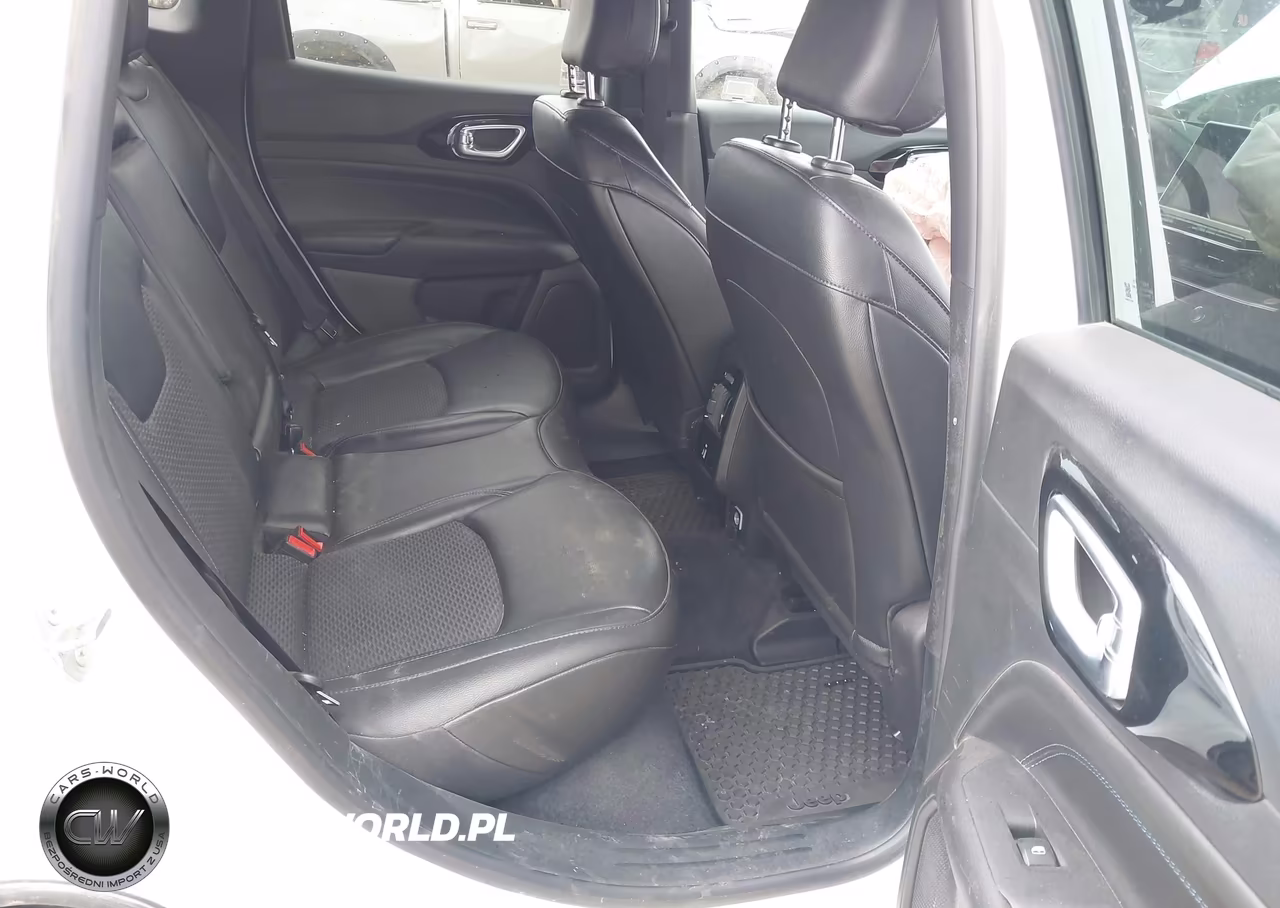 2025 Jeep Compass Latitude 4X4 VIN:3C4NJDBNXST618080 - 8