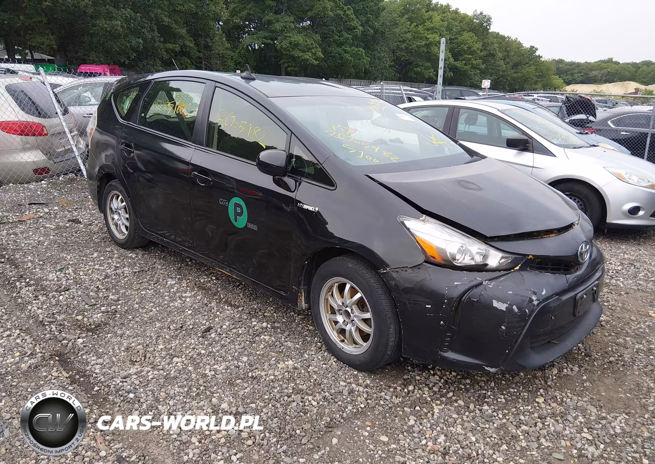 2015 Toyota Prius V Two – zdjęcie 1 z 16