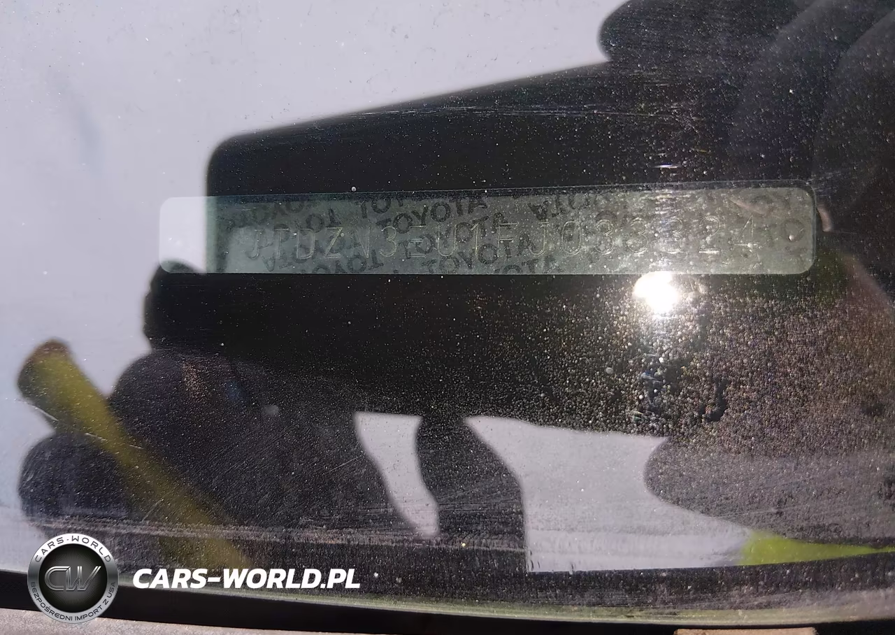 2015 Toyota Prius V Two VIN:JTDZN3EU1FJ033324 - 16