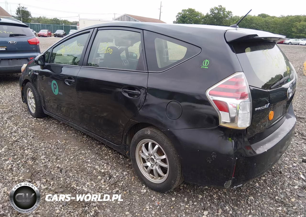 2015 Toyota Prius V Two VIN:JTDZN3EU1FJ033324 - 3