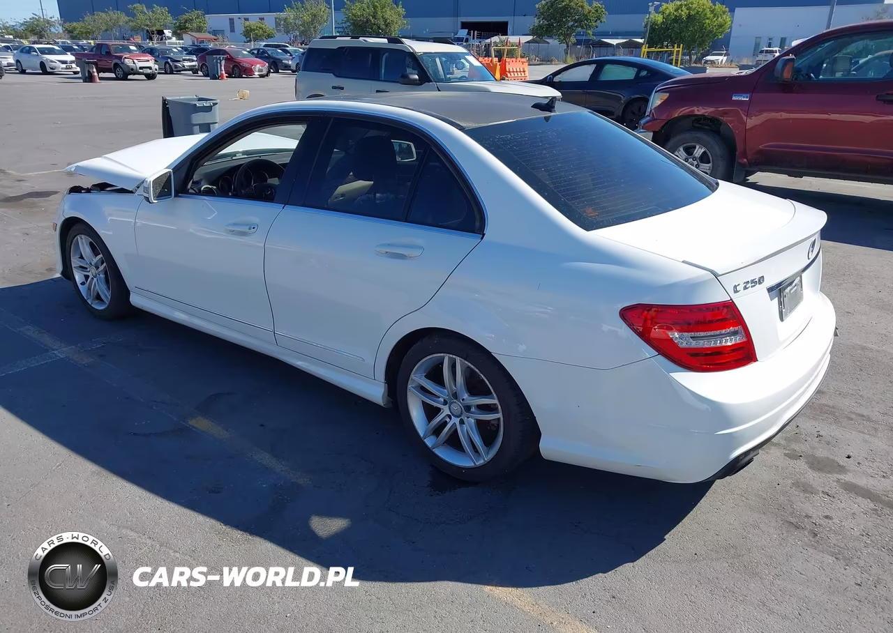 2013 Mercedes-Benz C 250 Sport VIN:WDDGF4HB3DR282376 - 3
