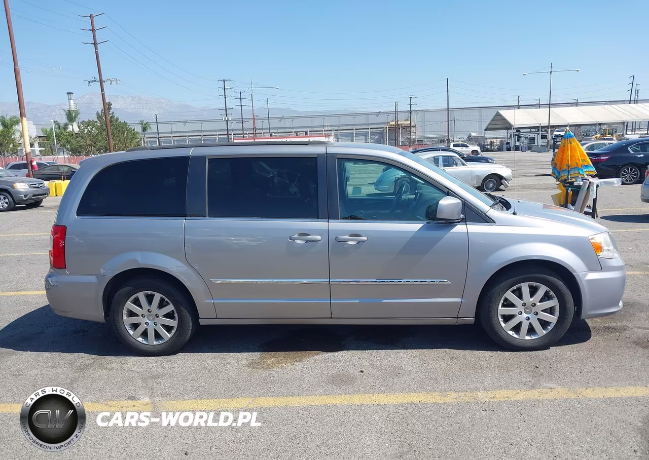 2016 Chrysler Town & Country Touring VIN:2C4RC1BG9GR296845 - 13