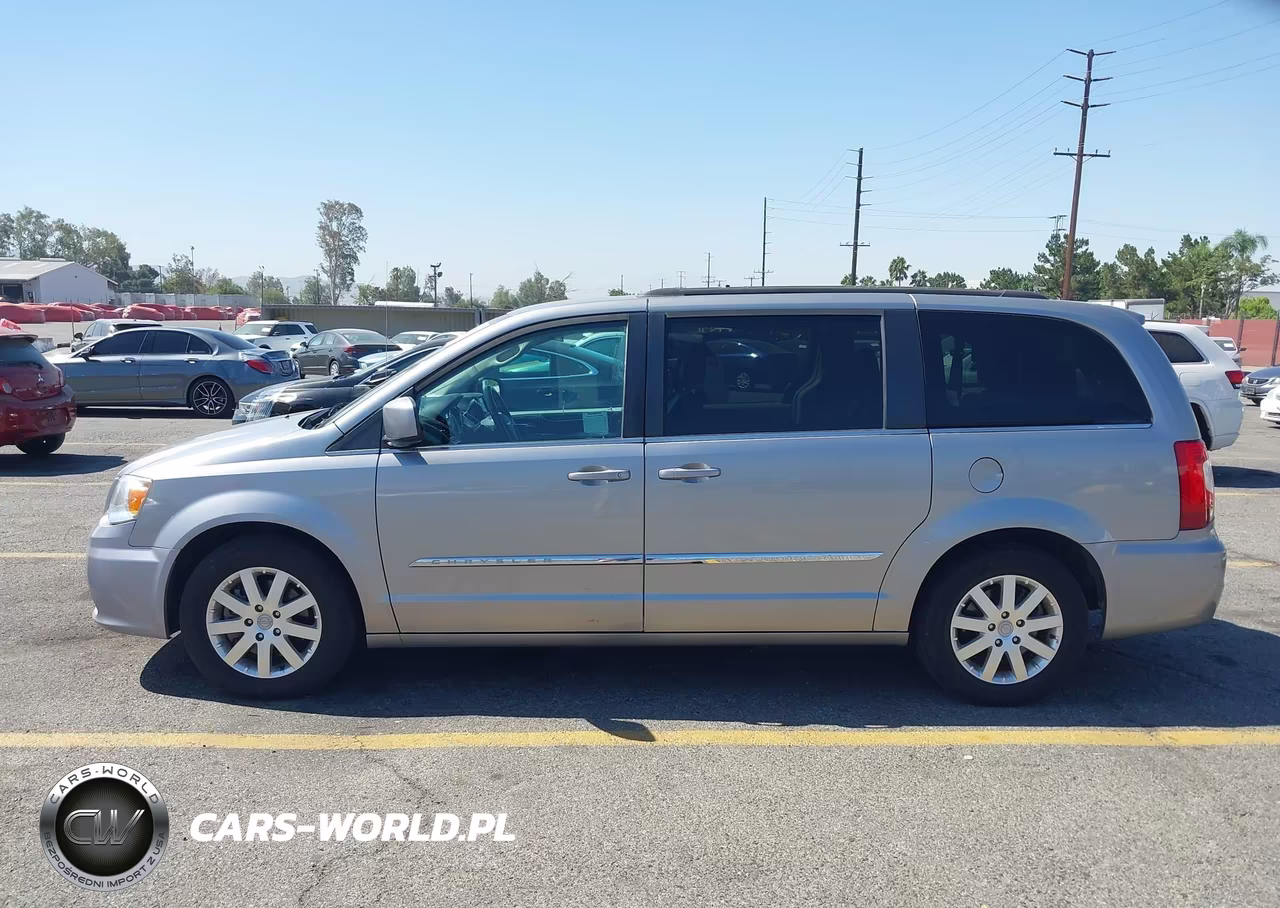 2016 Chrysler Town & Country Touring VIN:2C4RC1BG9GR296845 - 14