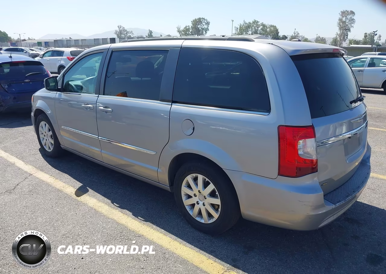 2016 Chrysler Town & Country Touring VIN:2C4RC1BG9GR296845 - 3