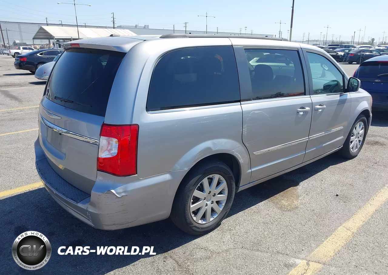 2016 Chrysler Town & Country Touring VIN:2C4RC1BG9GR296845 - 4