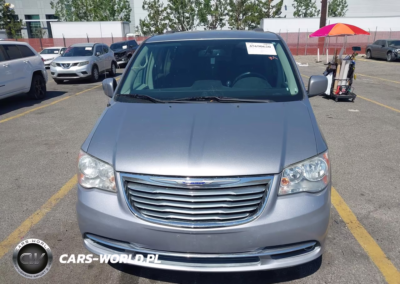 2016 Chrysler Town & Country Touring VIN:2C4RC1BG9GR296845 - 6