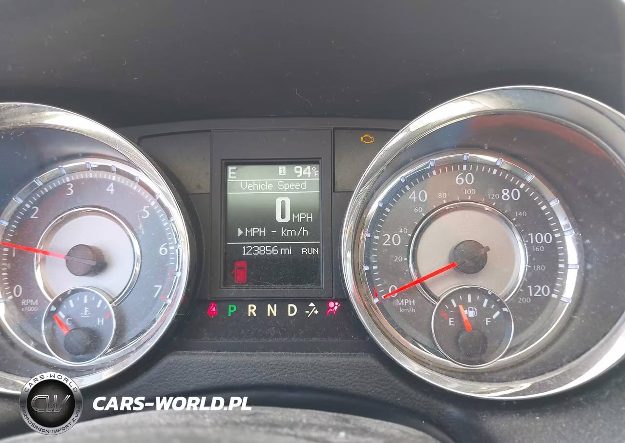 2016 Chrysler Town & Country Touring VIN:2C4RC1BG9GR296845 - 7
