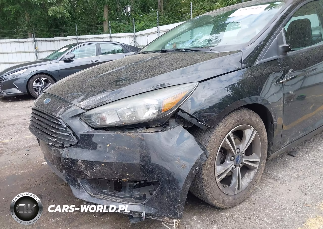 2017 Ford Focus Se VIN:1FADP3FEXHL276459 - 6