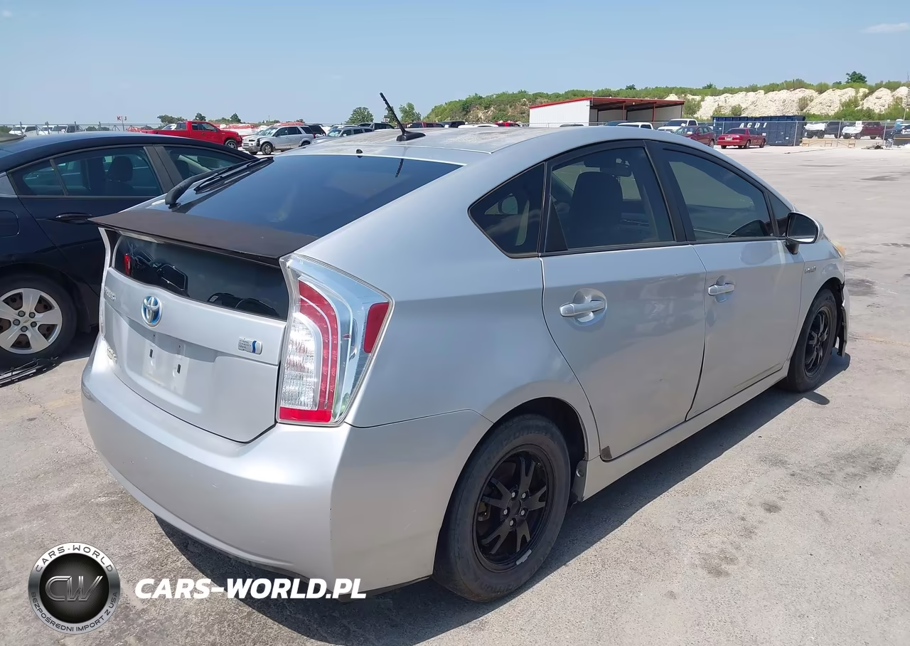 2012 Toyota Prius Three VIN:JTDKN3DU9C1614892 - 4