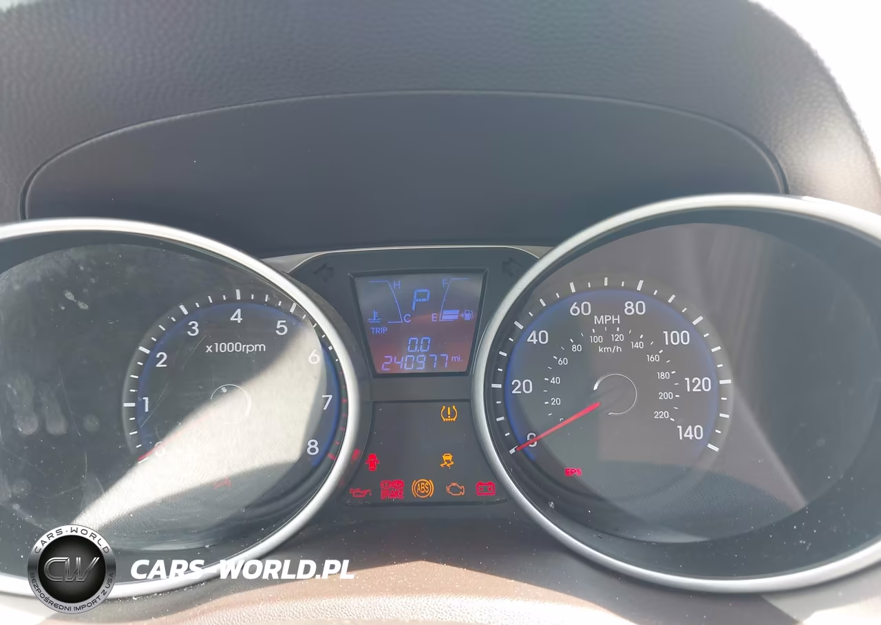 2012 Hyundai Tucson Limited VIN:KM8JUCAC8CU511886 - 7