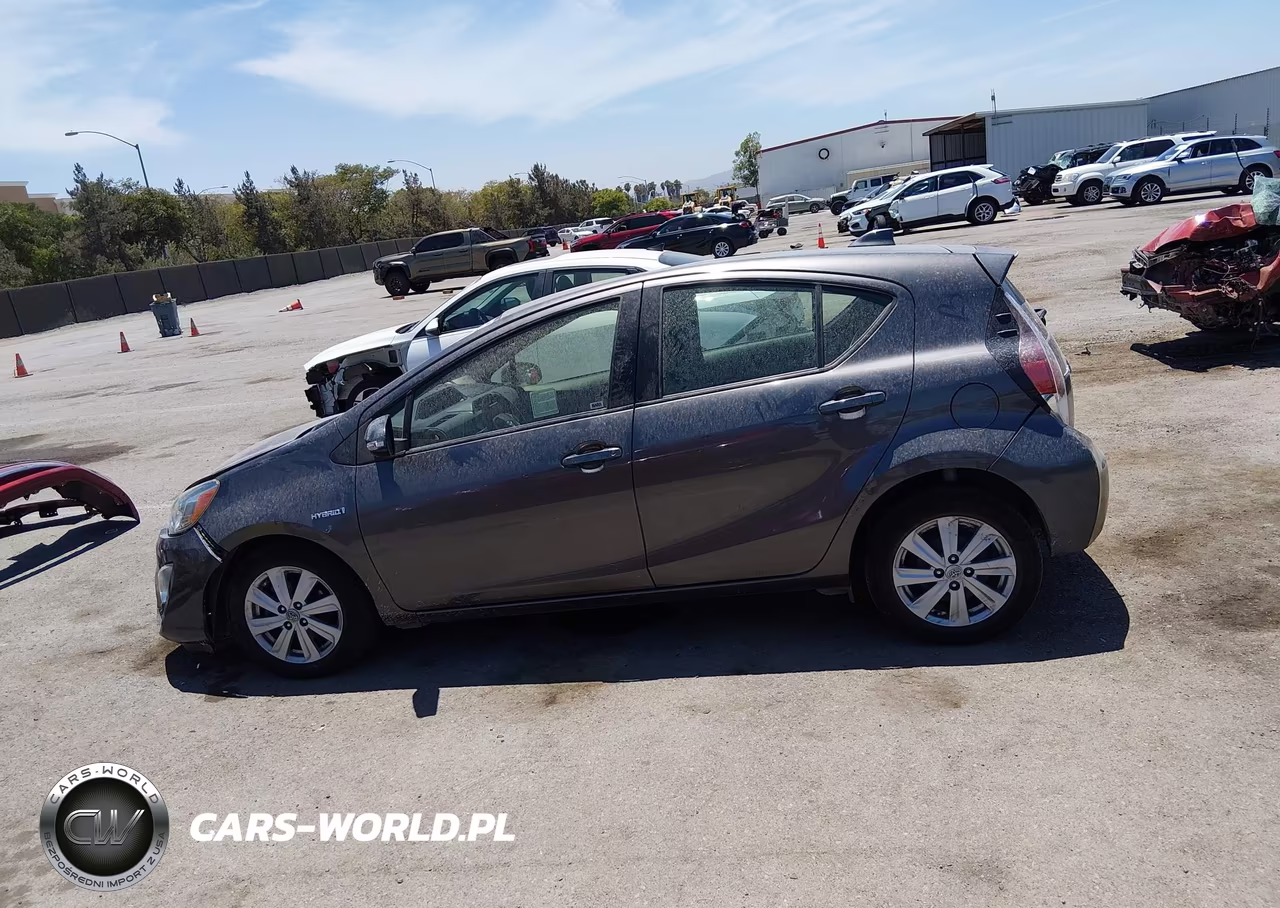 2016 Toyota Prius C One VIN:JTDKDTB30G1128541 - 14
