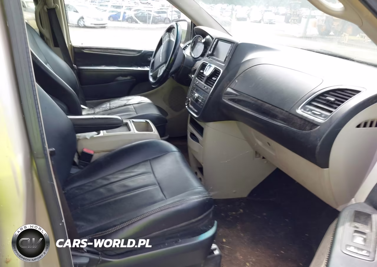 2014 Chrysler Town & Country Touring VIN:2C4RC1BG7ER447999 - 5