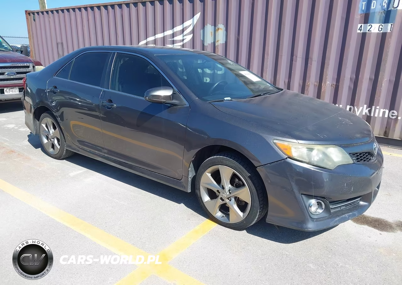 2014 Toyota Camry Se – zdjęcie 1 z 18