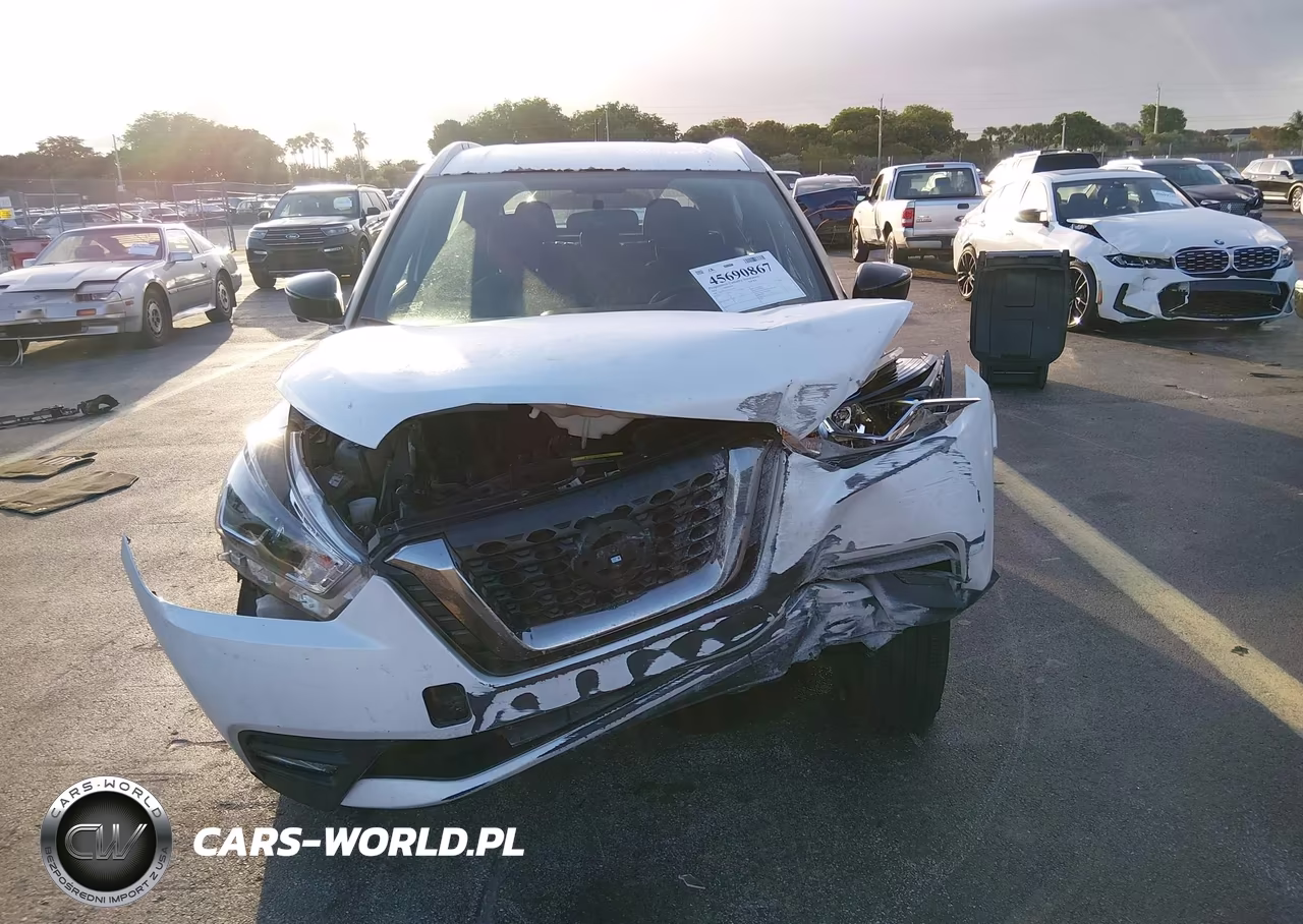 2018 Nissan Kicks Sr VIN:3N1CP5CUXJL535705 - 12